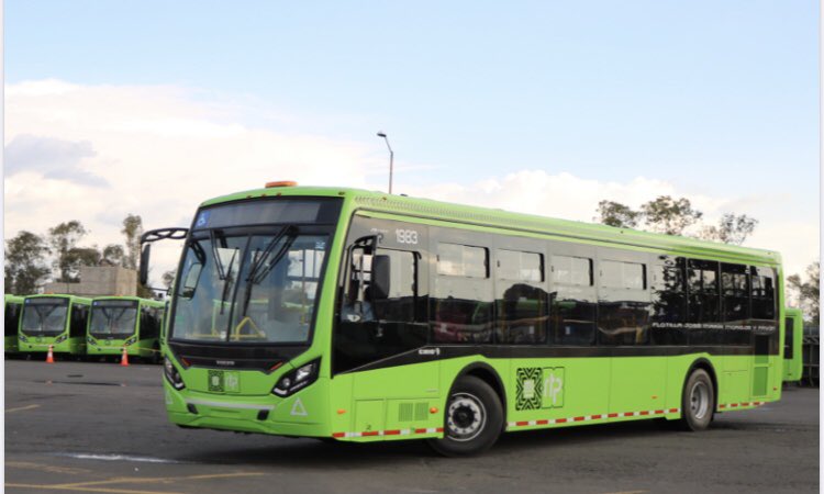 Claudiashein's tweet photo. Entre 2019 y 2020 adquirimos 297 autobuses para la @RTP_CiudadDeMex Incluye 10 autobuses biarticulados y 18 articulados para la operación de RTP en @MetrobusCDMX  Vamos por más.  Transporte limpio y accesible que fortalece el sistema de #MovilidadIntegrada #NuestraCasa https://t.co/q3BZECm7Cv