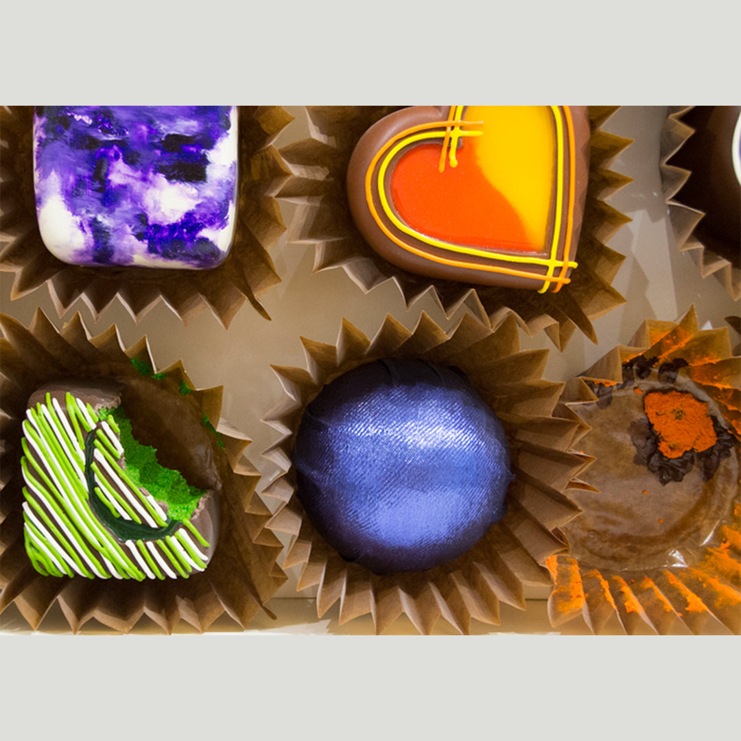 HeatherJamesArt's tweet image. Chocolate or Art? 🍫 Indulge your sweet tooth with this sculpture by Peter Anton.

Did you know today is World Chocolate Day?

Learn more about Anton and the import... bit.ly/2YUHHSX

#heatherjamesfineart #peteranton #worldchocolateday #chocolate #contemporaryart #popart