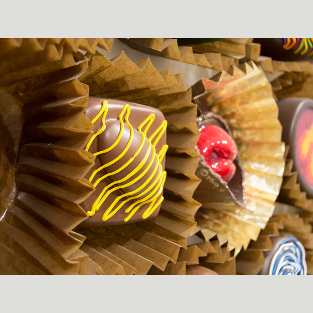 HeatherJamesArt's tweet image. Chocolate or Art? 🍫 Indulge your sweet tooth with this sculpture by Peter Anton.

Did you know today is World Chocolate Day?

Learn more about Anton and the import... bit.ly/2YUHHSX

#heatherjamesfineart #peteranton #worldchocolateday #chocolate #contemporaryart #popart