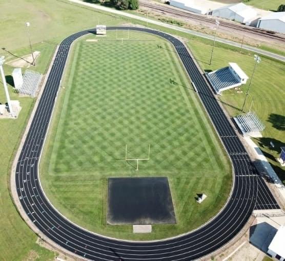 brad_doerring's tweet photo. Our football field looks too good to play on 😳 https://t.co/JrAhMUIlsm
