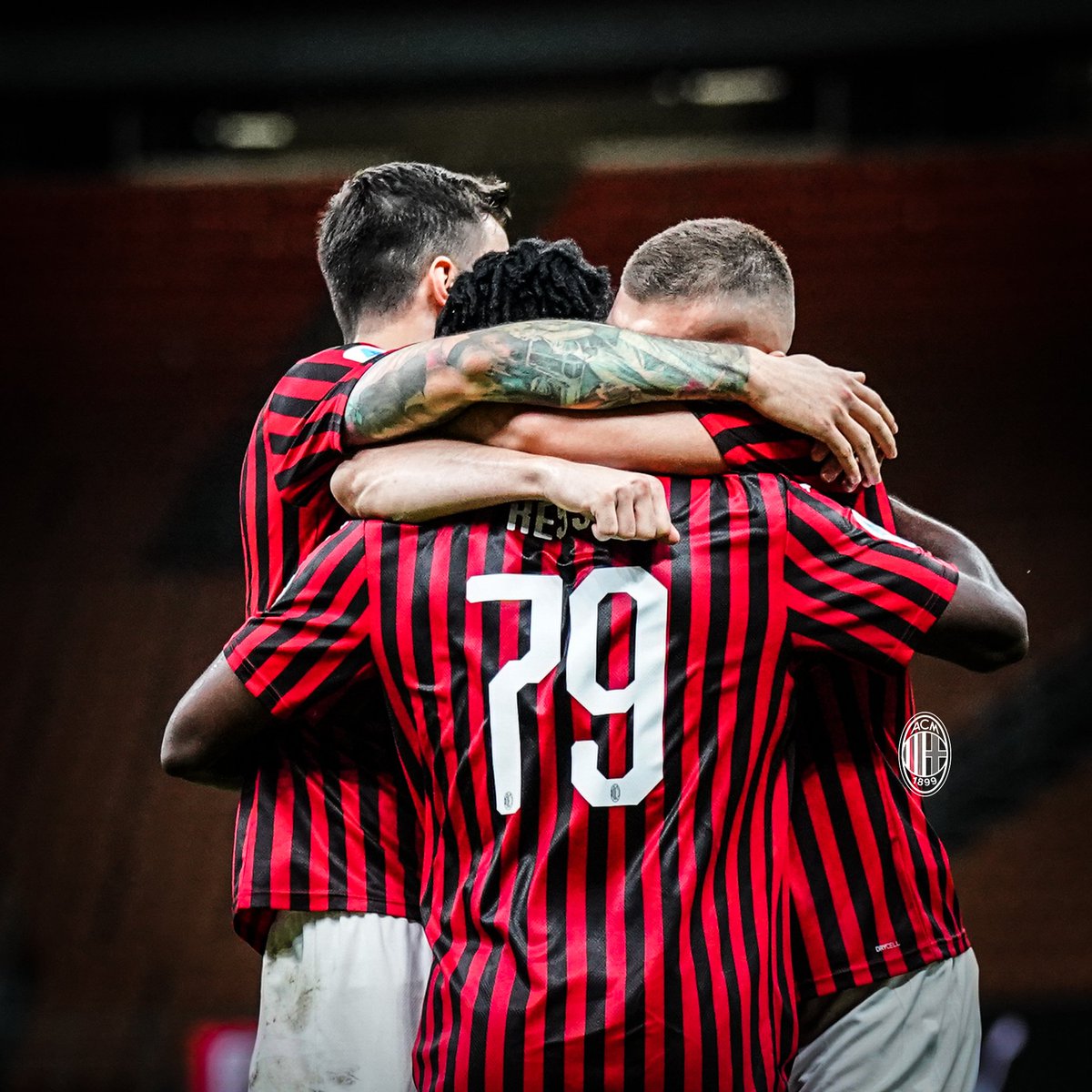 AC Milan tweet media