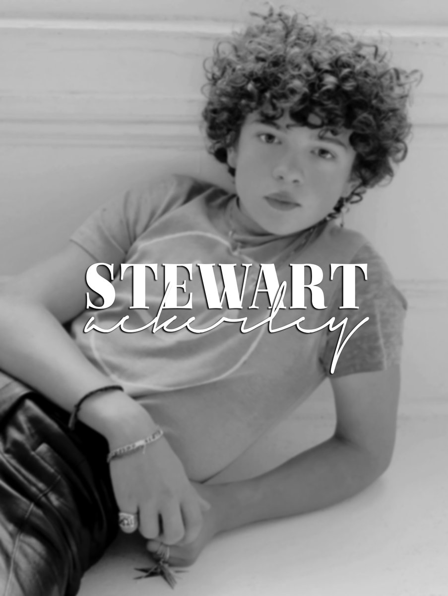 ┗━━ ❝¿𝐇𝐀𝐍 𝐕𝐈𝐒𝐓𝐎 𝐀 𝐄𝐒𝐓𝐄 𝐌𝐀𝐆𝐎?❞

❱ ⟅ :· 𝐒𝐭𝐞𝐰𝐚𝐫𝐭 𝐀𝐜𝐤𝐞𝐫𝐥𝐞𝐲.
❱ ⟅ :· Quince años.
❱ ⟅ :· Quinto curso.
❱ ⟅ :· Ravenclaw.
❱ ⟅ :· FC: Noah Jupe.

❱ ⟅ :· sangre, personalidad e historia a elección de user.