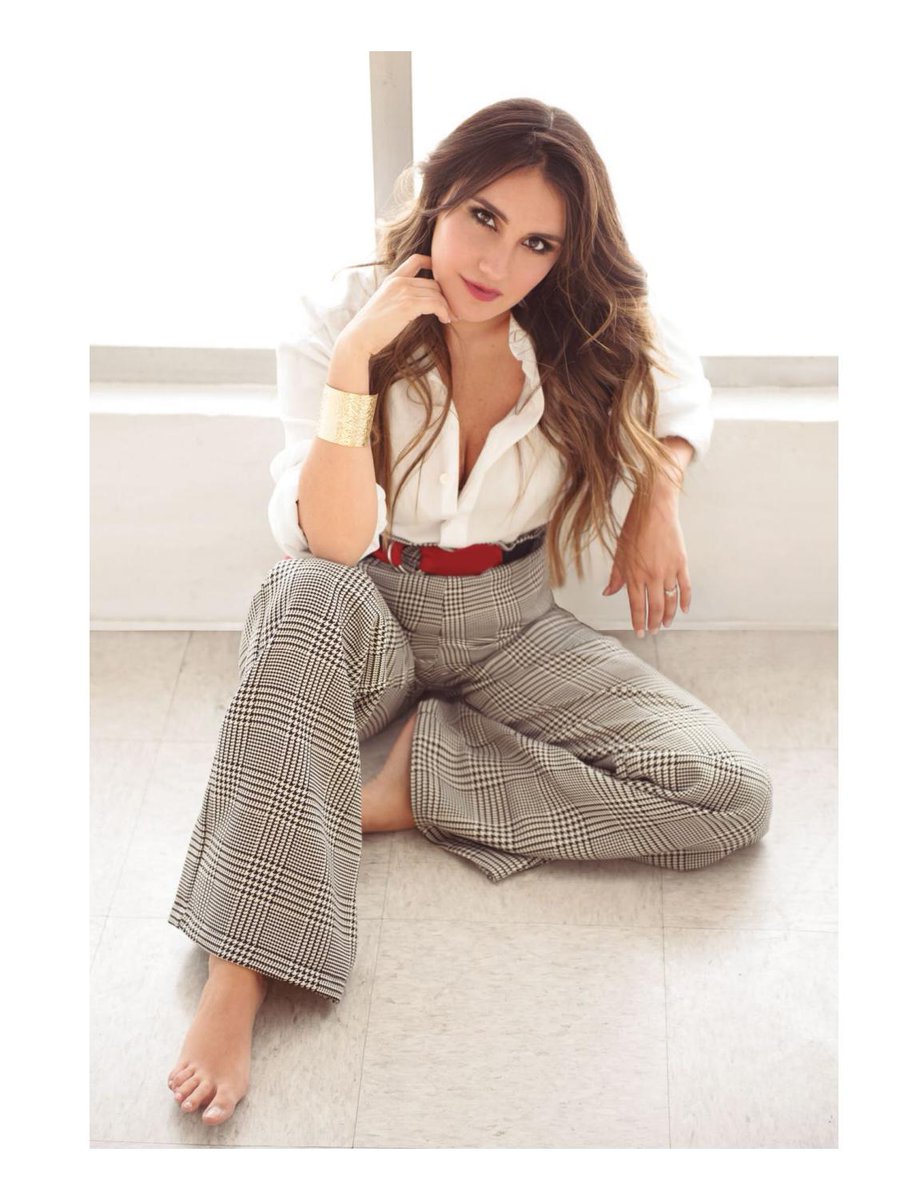 dmdulcetess's tweet photo. Scans de @DulceMaria en la revista @DebutPanama. (6) 🤗
#DulceMaria #DebutMagazine ❤️ https://t.co/2bzuFFxJJJ