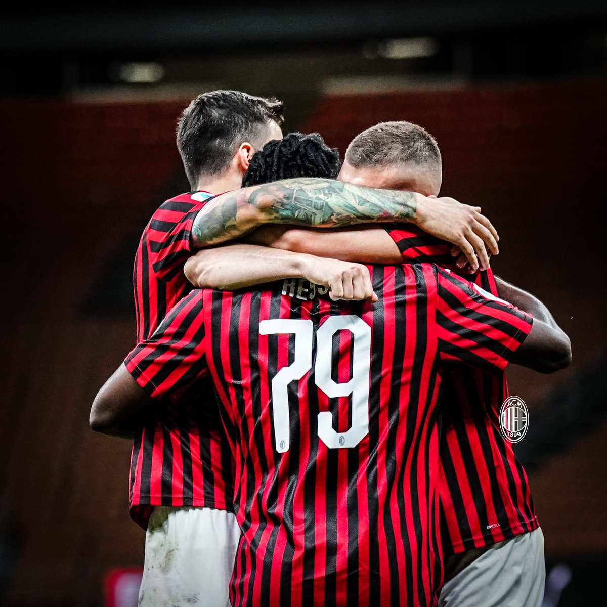 ACMarb's tweet photo. صور 📸 | من مباراة اليوم ميلان 4-2 يوفينتوس. https://t.co/TasDhJlJMV