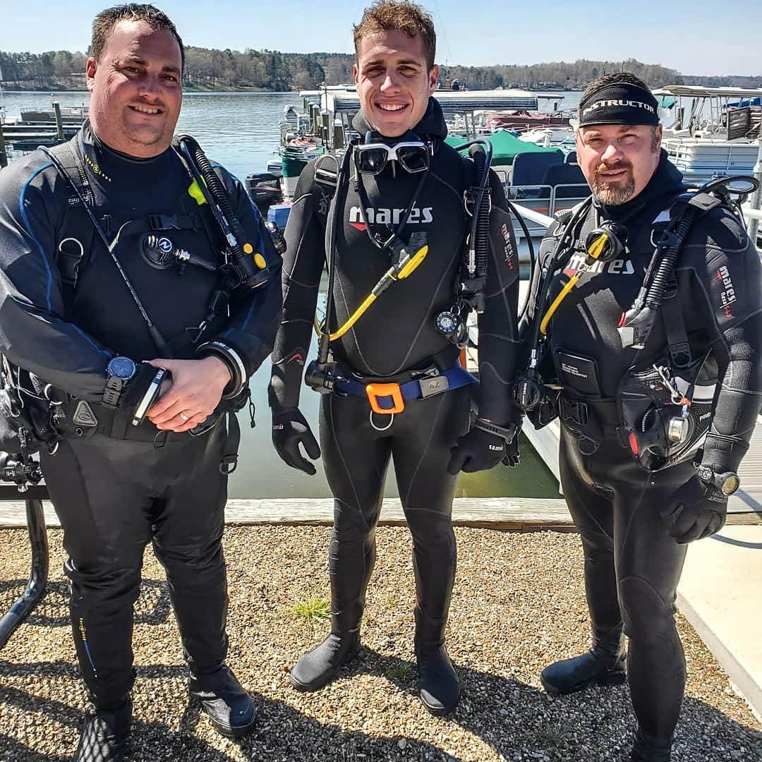 FixedLines's tweet photo. Check out our latest episode with @JasonReiner, who stops in to talk about spotting in #NASCAR, #IndyCar and #IMSA, as well as give us an in depth look into underwater diving and the science behind it! Available on @ApplePodcasts & @YouTube!
#FixedLines | #Outdoors | #Podcast https://t.co/9vHOduaunQ
