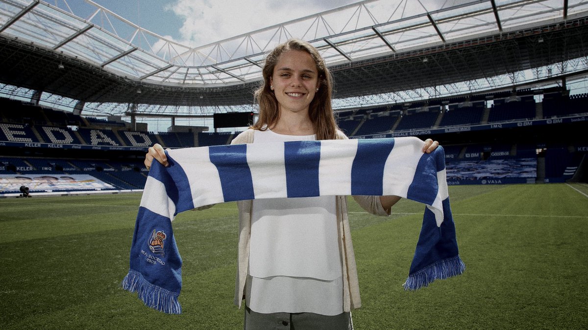 FutFemIberdrola's tweet photo. 👏🏼😍 Talento. Pasión. Futuro.
¡La @RealSociedad renueva a sus jóvenes promesas! ✨
#PrimeraIberdrola #MonoDeFutFem https://t.co/tNNwzxB6PA