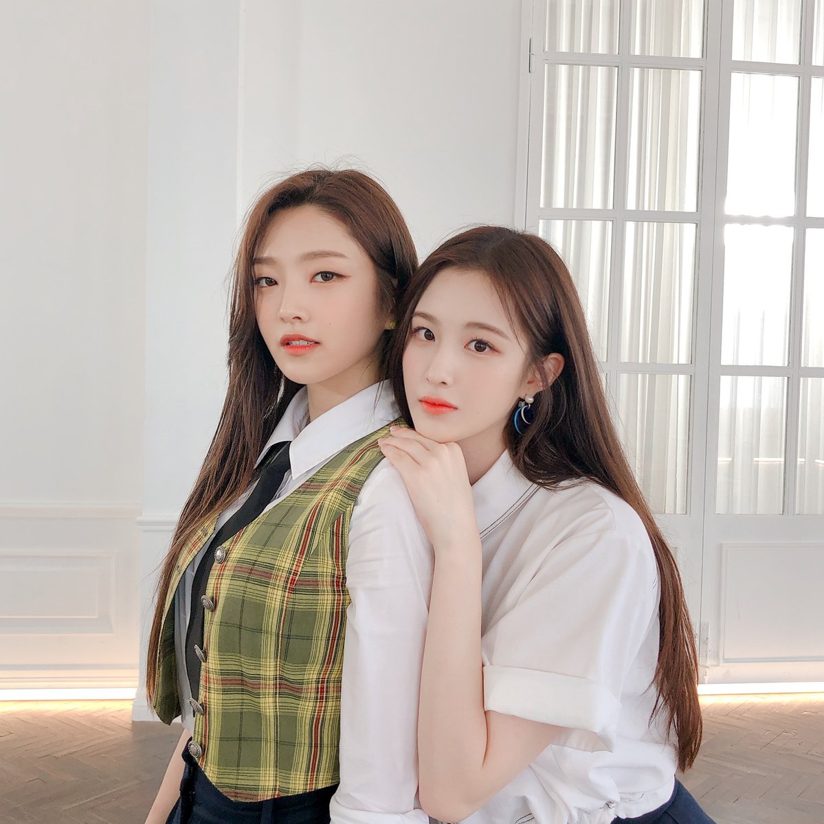 _Weeekly's tweet image. [📸] 

무대도 부시고💥 내 심장도 부신😍💘
박력 병아리🐣🌱 위클리의 1theK &amp;lt;Special Clip&amp;gt; 비하인드 사진💛

위클리의 &amp;lt;Special Clip - Tag Me (@ Me)&amp;gt; 
▶ youtu.be/h-L5110GL0U

 #Weeekly #위클리
 #이수진 #먼데이 #지한 #신지윤  
 #박소은 #조아 #이재희 
 #We_are #Tag_Me