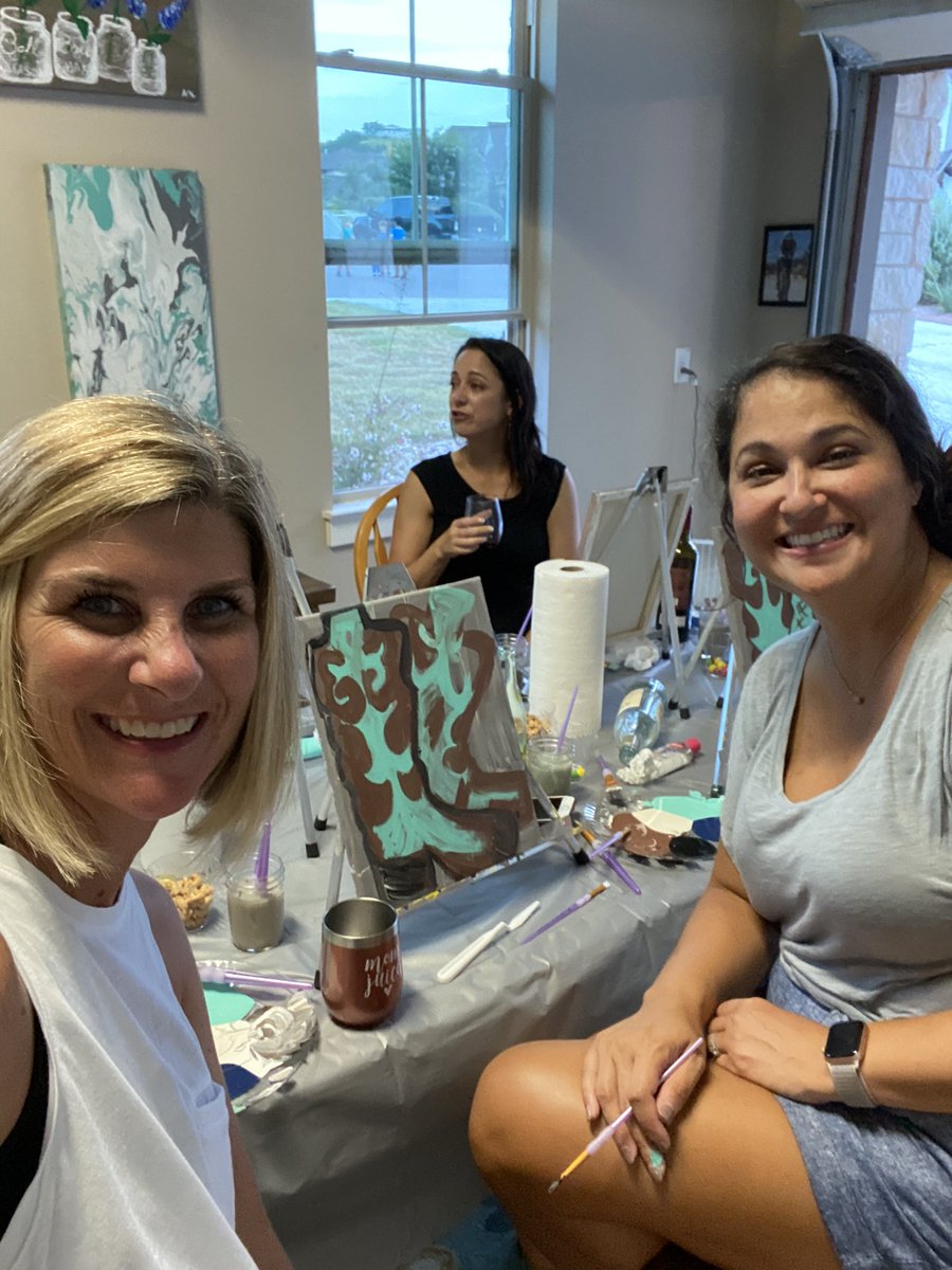 MrsRowe18's tweet photo. Being creative selfie. #RHESelfiebingo @frankhousera1 https://t.co/Ws9ikbLjT3