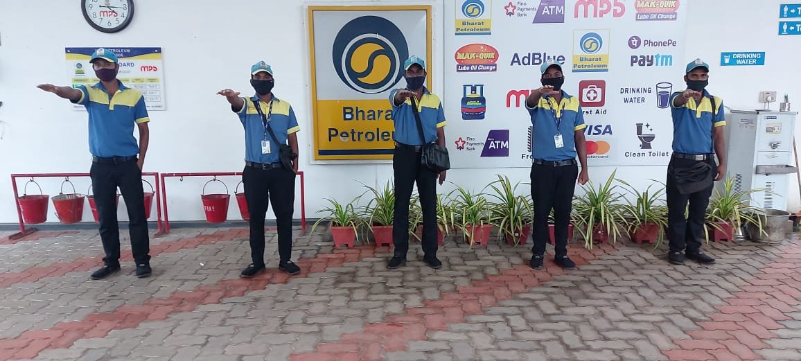 BPCRetailCalicu's tweet photo. #SwachhtaPledge taken at various outlets across the territory♻️
#SwachhtaPakhwada2020 
#SwachhBharat #SwasthaBharat 
#SwachhBharatMission 
@BPCLimited @BPCLRetail @cmdbpcl @DirectorM_BPCL @8singhi @PMOIndia @PetroleumMin @BPCRetailKerala https://t.co/lI6iNVk9OU