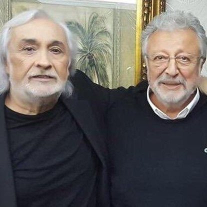 Bir kare,
İki ADAM...

#MetinAkpınar
#MüjdatGezen