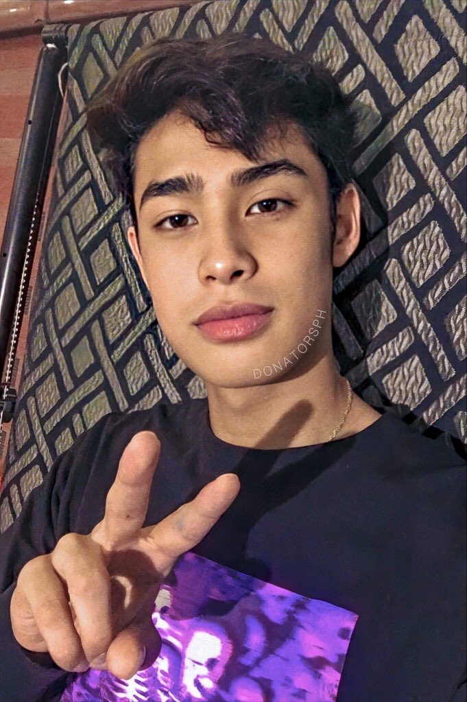 DONATORSPH's tweet photo. A moment of peace for this man we all love and support. 😙 https://t.co/T6juYxQG0s