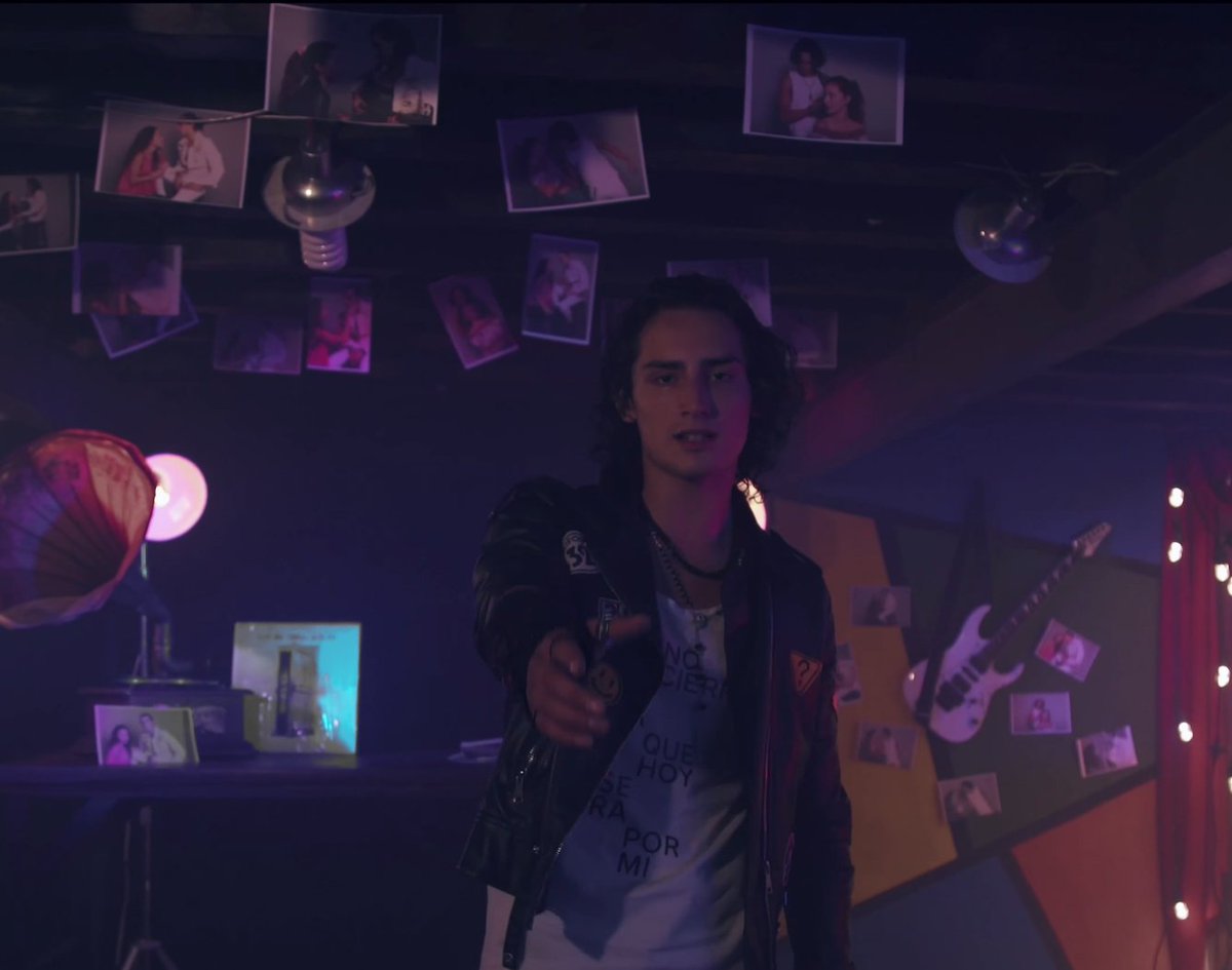 telehit_musica's tweet photo. ¿Viste el nuevo video de @mailomarcos? Se llama 'Hoy me tengo que ir' y se estrenó en #TelehitNews ¿Cuál fue tu parte favorita? 🙌🎶👀 https://t.co/IUTbI0YSVH