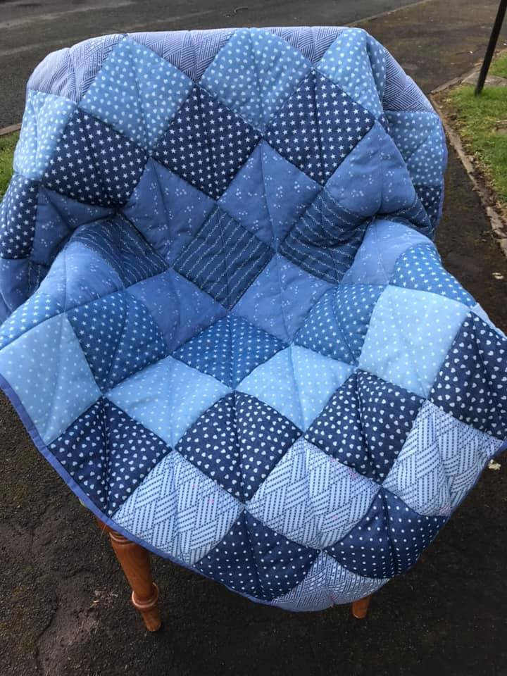 QuiltsforDreams's tweet photo. Excited to share the latest addition to my #etsy shop: Handmade patchwork quilted throw, denim look, quilted onto a textured fleece https://t.co/u8KR85I6DK #blue #patchwork #denimblue #handmadequilt #quiltedthrow #patchworkquilt #bluepatchwork #quiltedblanket https://t.co/3TdGRggyJR