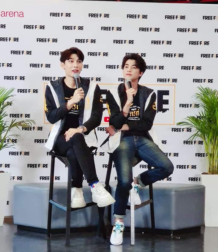 Phiphi92Tranphi's tweet photo. #GulfMew⚓
Tại cái quần bị lỗi nên phải che...
Hay tại pí muốn lật thuyền
🙄🙄🙄 Giờ chèo MG hay MG https://t.co/MVe493RR5x