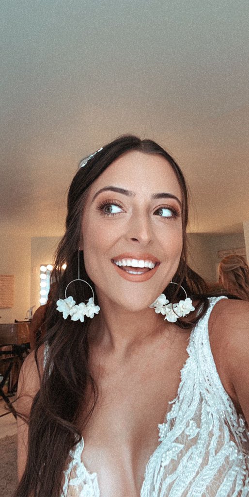 MorganMarlaina's tweet photo. I felt more beautiful than I ever have last Friday and I wanna feel like that forever🥺 https://t.co/LQrTdT83OZ