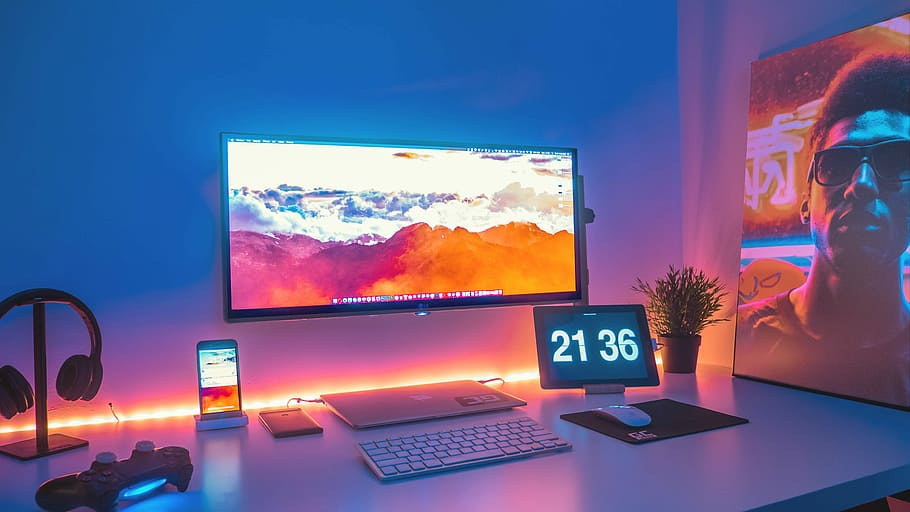 POG!! This setup is 🔥 Rate 1-10 below ⬇️⁠
⁠
#mountit #workstation #workstationsetup #workstationpc #workstationdesign  #apple #productivity #efficient #productivityhacks #clean #cleandesk #design #officedesign #roomdesign #tech #monitormount #monitor #technology