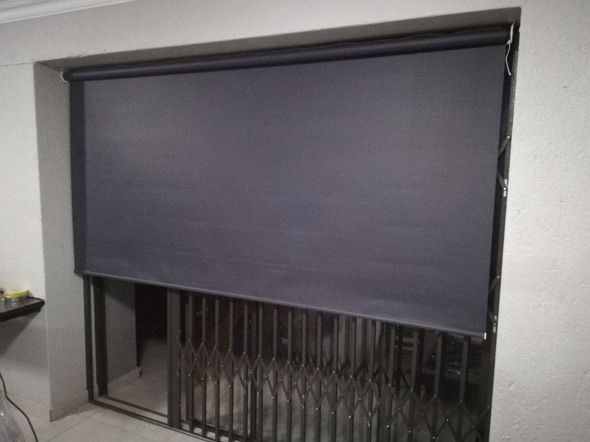Alignaups's tweet photo. Home refreshed with motorized blockout blinds. #blinds #interior #windowsolutions #interiordesign #walls #shutters #installation #woodenblinds #venetian #decor #securityshutters https://t.co/7rU0ZIEoR1
