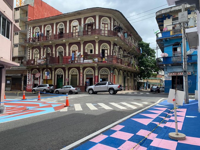 TReporta's tweet photo. Observe cómo han quedado algunas aceras en la intersección de Calle 16 y Calle C en Santa Ana. #TReporta @bendegracia https://t.co/MZx519Di1h