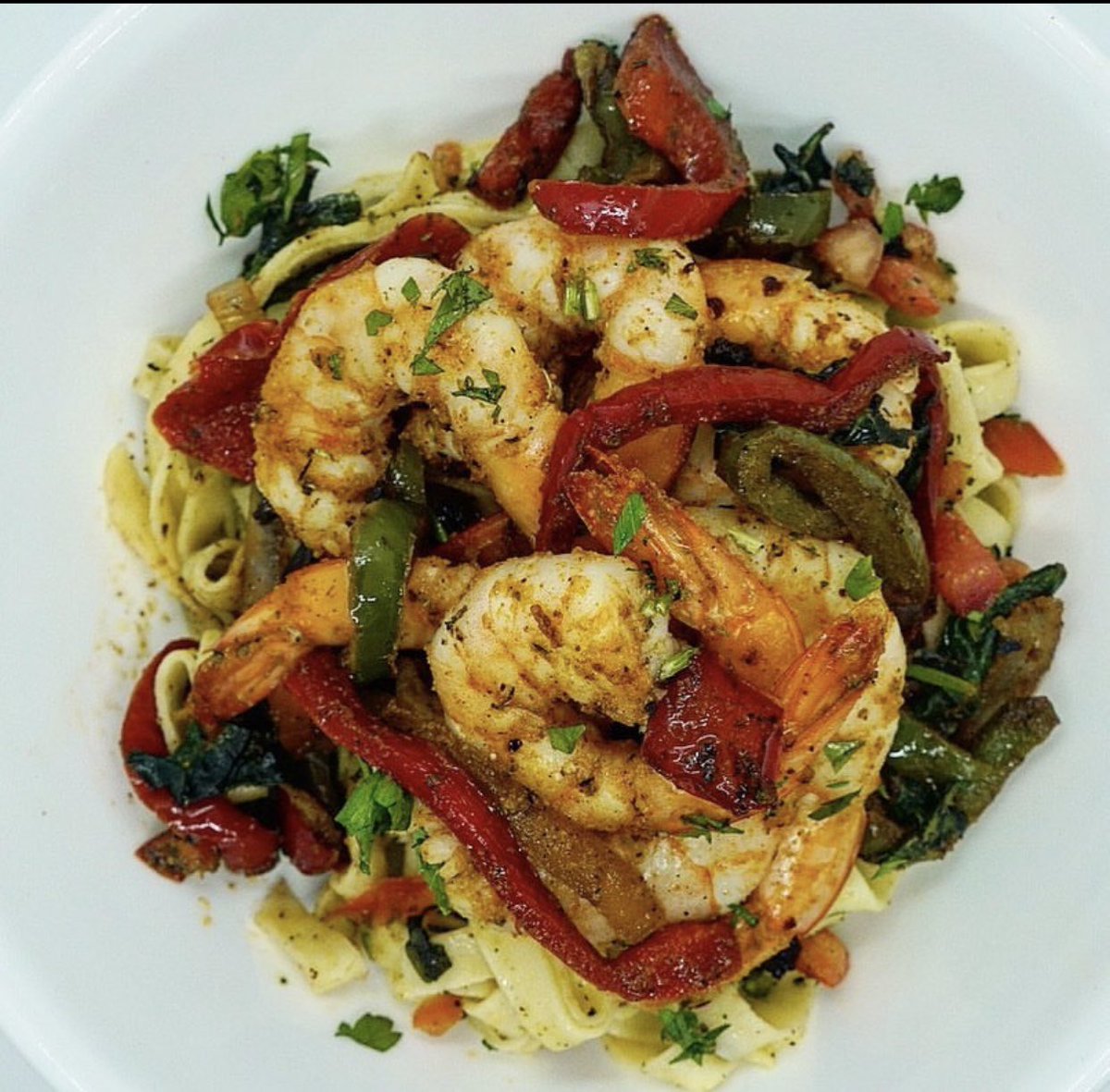 TadeanP's tweet photo. Y’all follow food pages just to look at the food? I do 🥴 https://t.co/yIQXUaLu4x