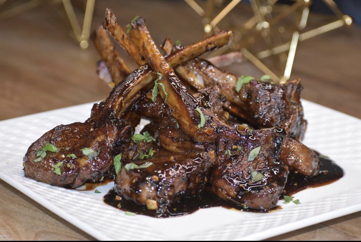 TadeanP's tweet photo. Y’all follow food pages just to look at the food? I do 🥴 https://t.co/yIQXUaLu4x