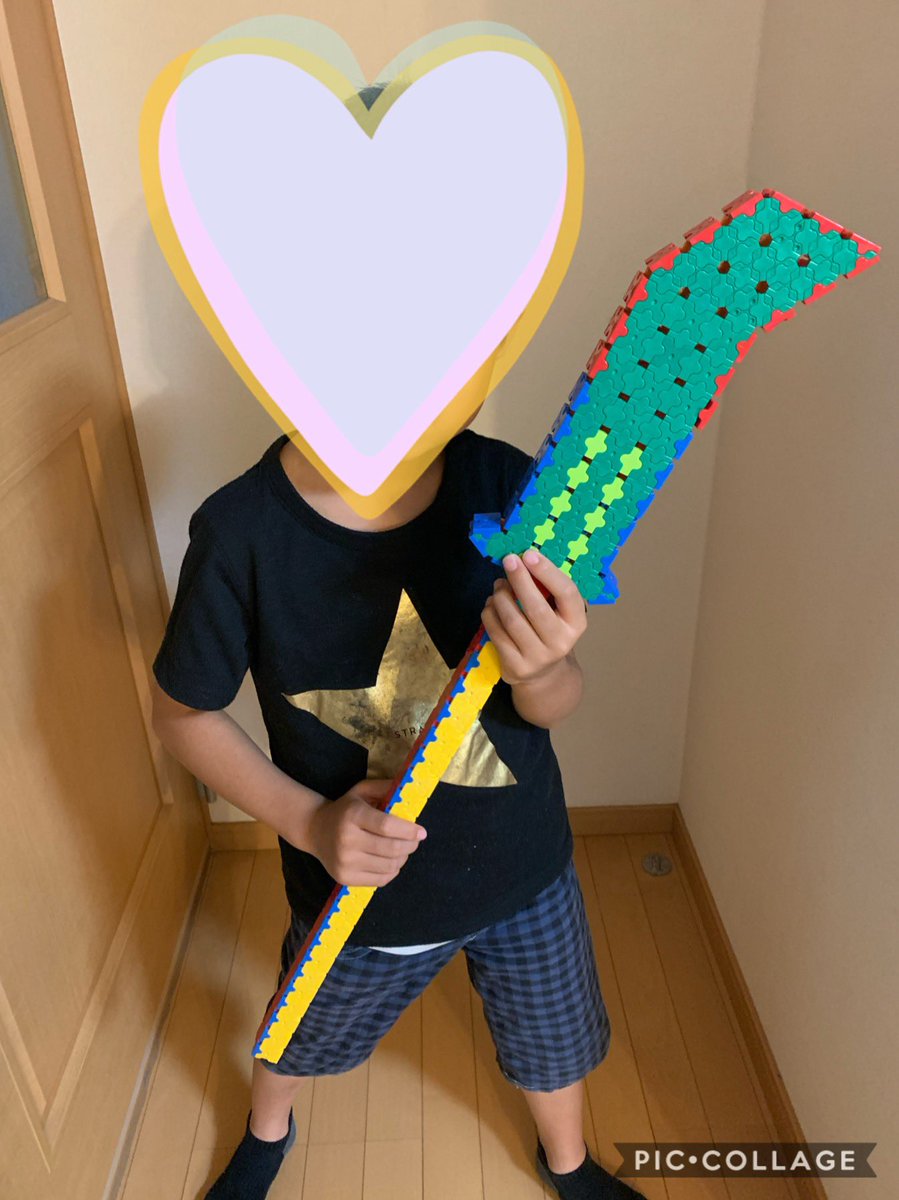 wanSTOPwan's tweet photo. 小2次男が昨夜キングダムの王騎の矛を作ると言って完成✨
本当に巨大‼️すぐポキッと折れるから補強もしててビックリ🧐
剣と槍と矛完成だから、次は盾かな⁉️
キングダムとコラボしてLaQ本出たら買います💖
#LaQ
#キングダム https://t.co/L9MUQKxFKk