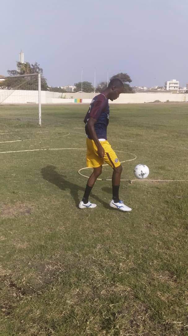 Niintche's tweet photo. Pour une levée de fonds pour la réfection des écoles de Kebemer Podor et Tambacounda nous organisons 3matchs de foot ⚽️ entre les membres de la TL 221 vos propositions de rencontres sous ce tweet 👇🏽 Ex: PSG vs Marseille 
#Sunucitoyennete https://t.co/y9vJH7NGir