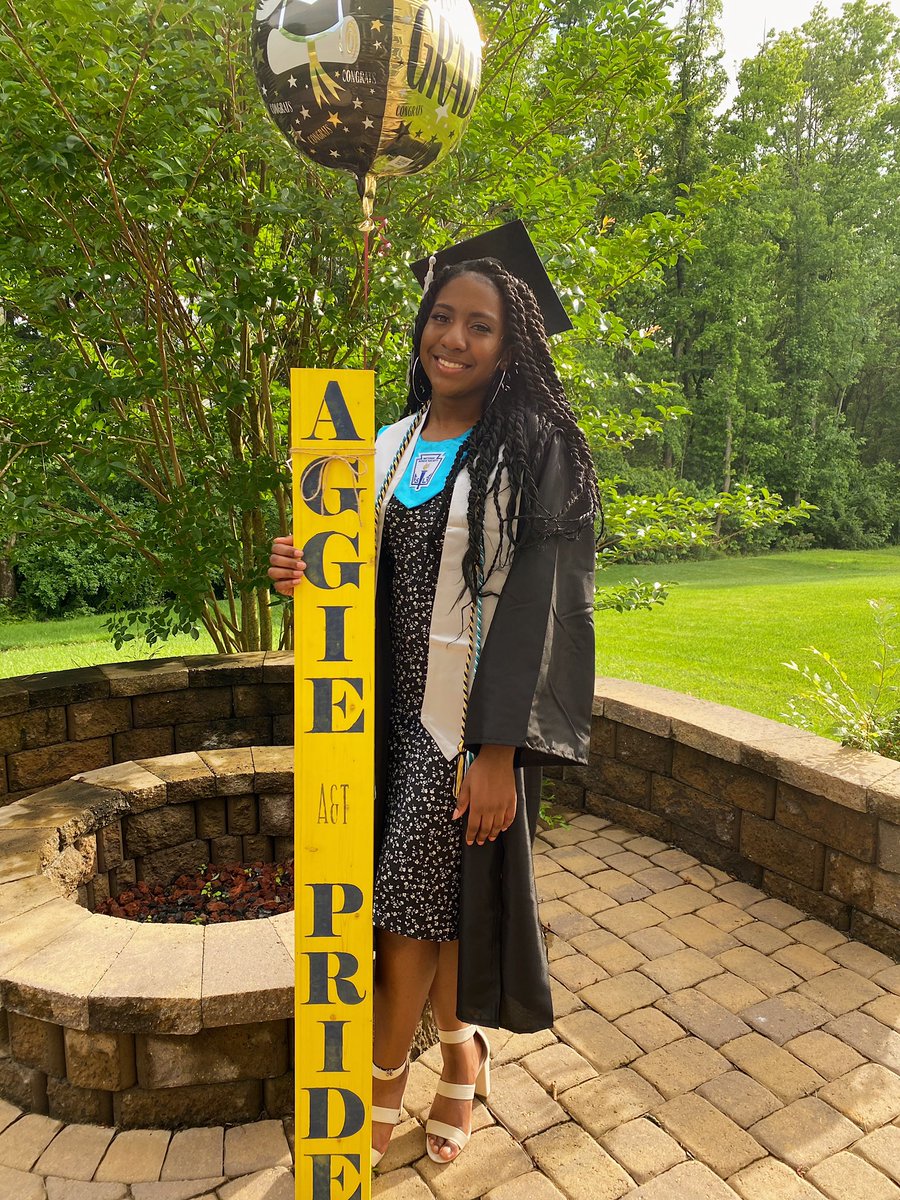 Keyanla2's tweet photo. #WhosWhoAtNCAT 

▪️ i’m keyanla aka key
▪️ majoring in business management &amp; administration 
▪️ libra
▪️ #ncat24
▪️ 704 📍
▪️ feel free to hmu 🤍 https://t.co/28iPfB4wO7