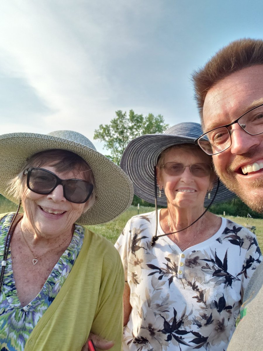 jasonmauck1's tweet photo. Took my lady friends on a farm tour tonight.

Marsha (left) is always sending me pics of the intercrops at her house.  

She told me she had an open mind to anything...I said that is very dangerous thing to say to me.
After visiting this farm she wants animals in her backyard. https://t.co/l2AbjuoPgj