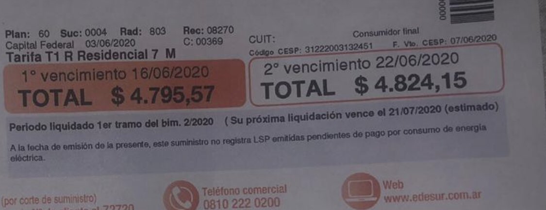 Tinchopappa's tweet photo. @OficialEdesur estoy hace 2 meses haciendo reclamos... pagaba $400 $500 por mes. El mes pasado me vino $4700!!! Inexplicable. Encima nadie da una respuesta. Por favor necesito que se comuniquen conmigo.... gracias https://t.co/BhZMIGP0h6