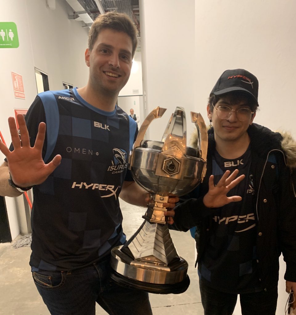 jcyter's tweet photo. Seiya te amo. Gracias por tanto, es un honor tenerte con nosotros. Te defiendo a muerte, tu historia nadie la va a poder borrar y aun nos queda mucho por conquistar. El se mete con vos, se mete conmigo.
Gracias por tanto viejo!! https://t.co/BxWWUNXLw7
