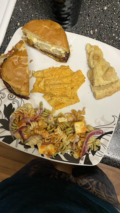 Winner winner dinner. Black bean burger, suateed onion, cheese, barbeque, toasted bun and hashbrown,<a href="/tag/dinner"class="tags"><span>#dinner</span></a><a href="/tag/yummy"class="tags"><span>#yummy</span></a><a href="/tag/yesplease"class="tags"><span>#yesplease</span></a><a href="/tag/vegetarian"class="tags"><span>#vegetarian</span></a><a href="/tag/tastey"class="tags"><span>#tastey</span></a>