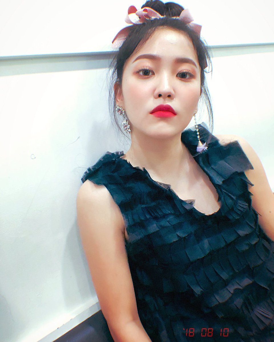 REDR0SES_twt's tweet image. べ ·· ləts ￫ 𝗽𝗼𝘄𝗲𝗿 𝕦𝕡 ¡  * 🍒 @ _ REDR♡SES ﹆ ⸝⸝ [ ꜜ 𝐔𝐏𝐃𝐀𝐓𝐄 ] : ᐟ ɑt #ASTRODB › ,, 

Dicen que mejor tarde que nunca y por eso nuestra Faitin vino corriendo a disfrutar del resto del debut de estos bellos niños. 😚