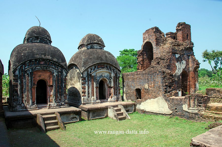 rangan_datta's tweet photo. Pathra, a temple village in #WestBengal has 34 temples. For centuries they were in utter neglect, until a local #Muslim man took up the initiative of protecting them. Today the temples are maintained by ASI but Pathra have failed to be a tourist spot. https://t.co/zJE1EVnafL https://t.co/xbT0Rmo7ul