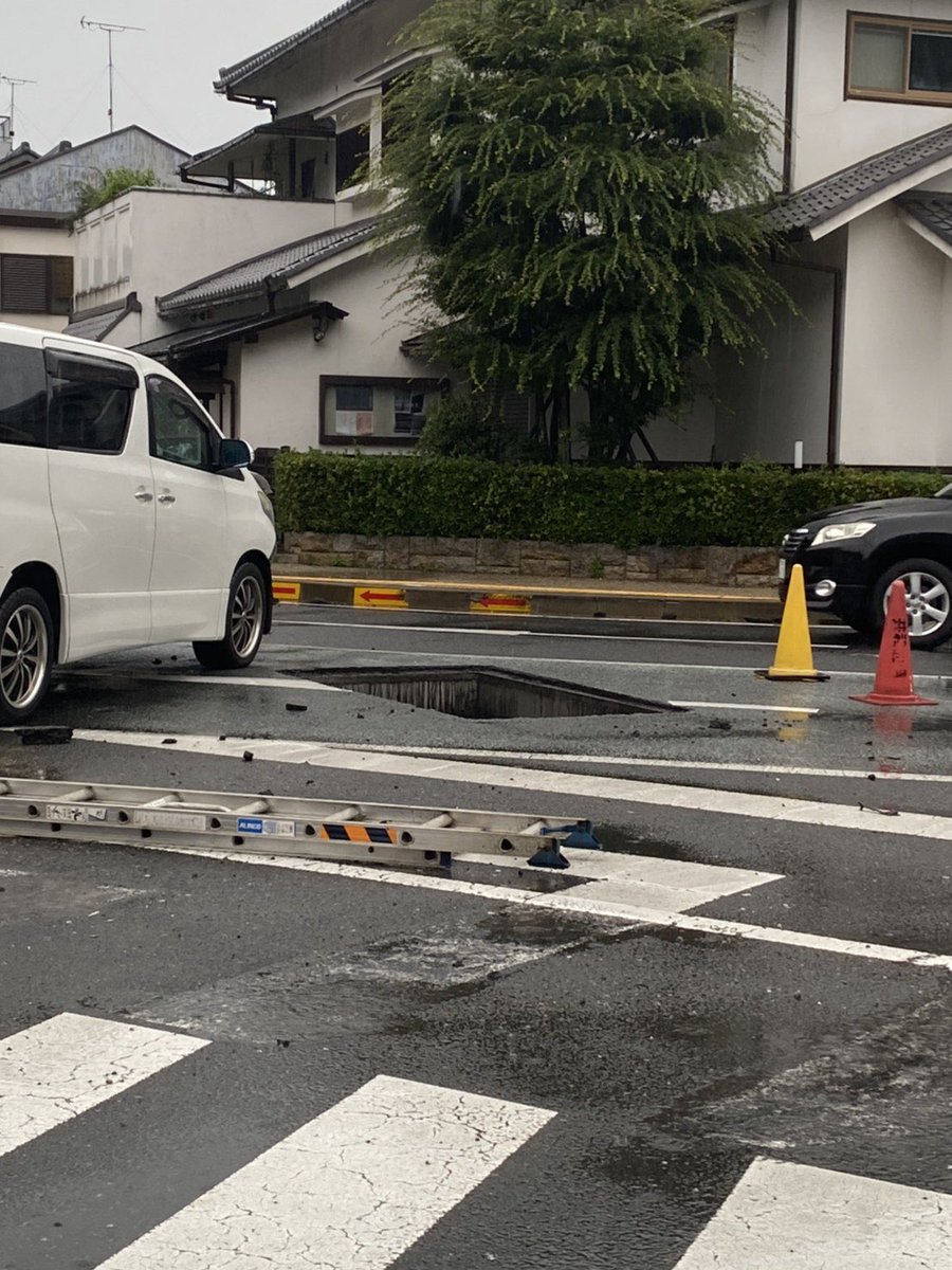 岐阜城下の梶川町 避けようもない事故 貯水槽に入りフタが吹き飛んだ なんてこった 話題の画像プラス