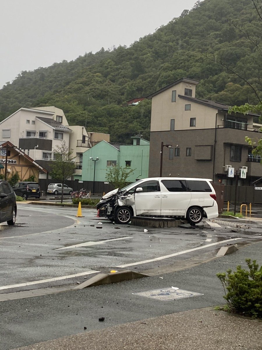 岐阜城下の梶川町 避けようもない事故 貯水槽に入りフタが吹き飛んだ なんてこった 話題の画像プラス