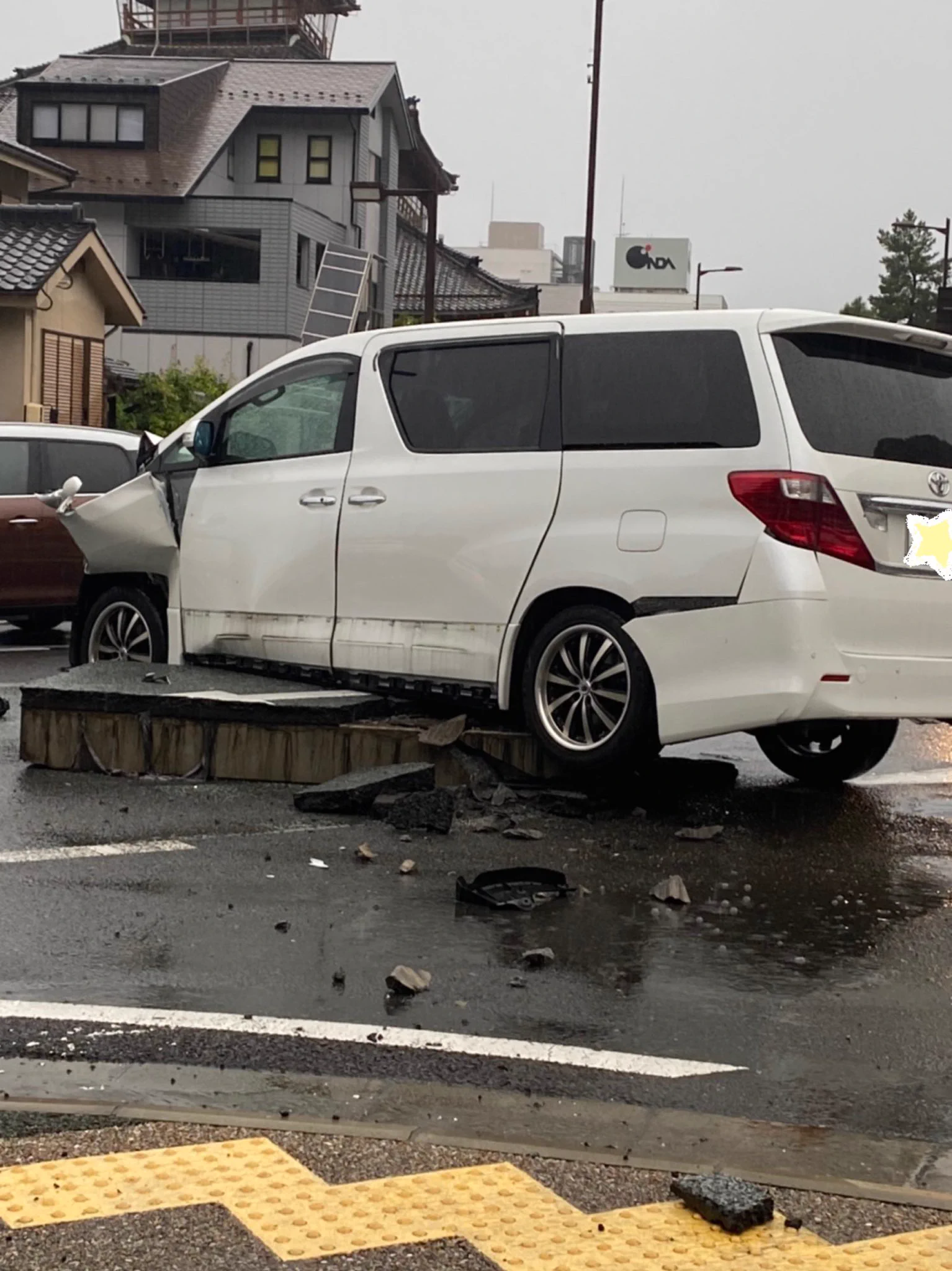 「岐阜城下の梶川町」避けようもない事故・貯水槽に入りフタが吹き飛んだ・なんてこった～！！！
