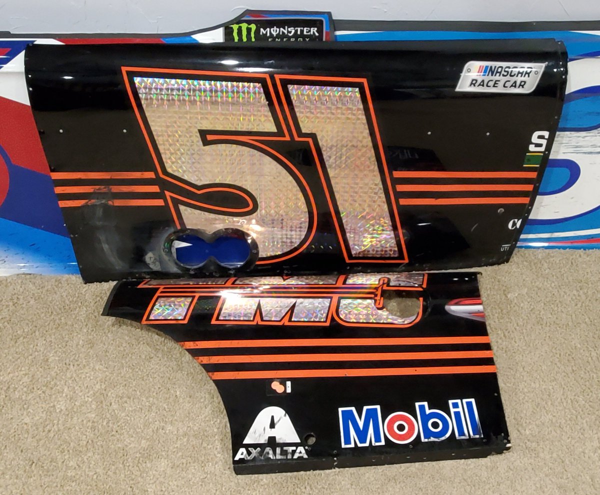 SheetmetalThe's tweet photo. Just added some @sammysmithraci1 @KBMteam @TMCTRANS sheetmetal to the collection! Hard to beat those colors! #raceused #sheetmetal #sammysmith #tmctransportation https://t.co/mVQEpBu42g