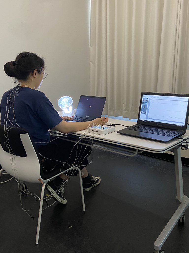 olly_luple's tweet photo. The effect of Olly has been proven by these experiments🔍

#Olly #Kickstarter #Makethe balanceofyourcircadian rhythm #Kickstarterlaunching #light #productdesign #circadianrhythm #melatonin #sleep #day #night #sleeptech
#HCL #lamp #design #samsungled https://t.co/KJLRJA0U9A
