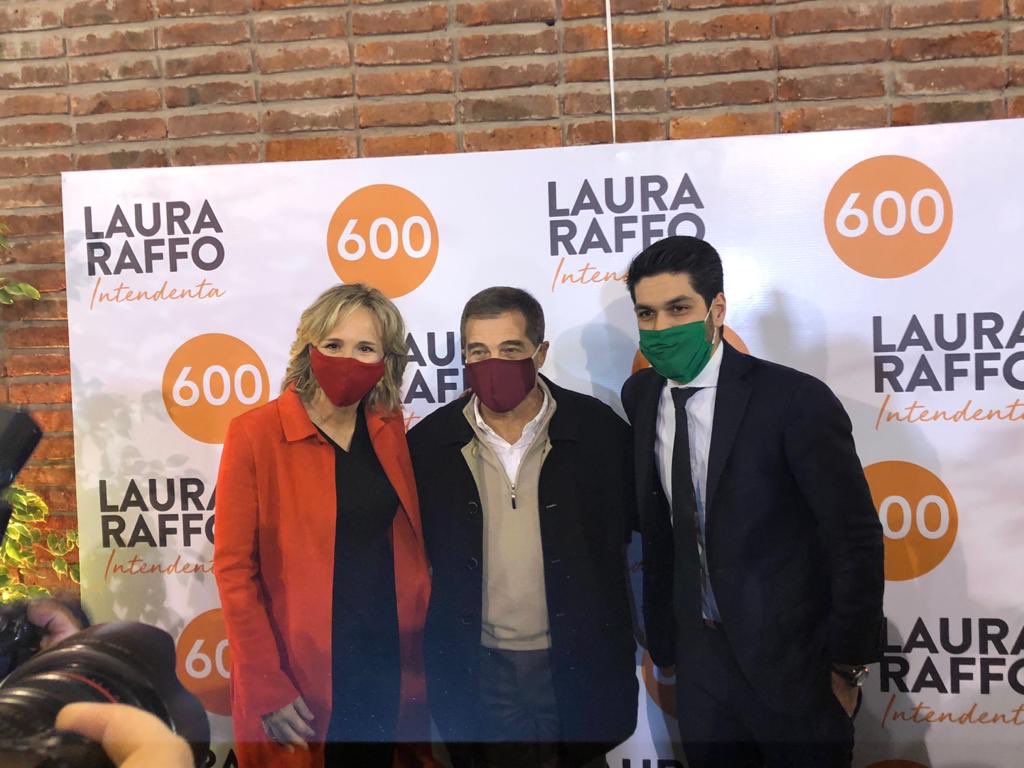 Ernesto Talvi (@ernesto_talvi) on Twitter photo Estuvimos en el lanzamiento de la lista 600-Ciudadanos para darle nuestro respaldo a la candidata de la coalición para la Intendencia de Mvd, <a href="/lauraraffo/">Laura Raffo</a>, y al referente del <a href="/PartidoColorado/">Partido Colorado</a> en la fórmula, <a href="/AndresOjedaOk/">Andrés Ojeda</a>. Profesionalismo, juventud, renovación y un gran proyecto. Estuvimos en el lanzamiento de la lista 600-Ciudadanos para darle nuestro respaldo a la candidata de la coalición para la Intendencia de Mvd, <a href="/lauraraffo/">Laura Raffo</a>, y al referente del <a href="/PartidoColorado/">Partido Colorado</a> en la fórmula, <a href="/AndresOjedaOk/">Andrés Ojeda</a>. Profesionalismo, juventud, renovación y un gran proyecto.