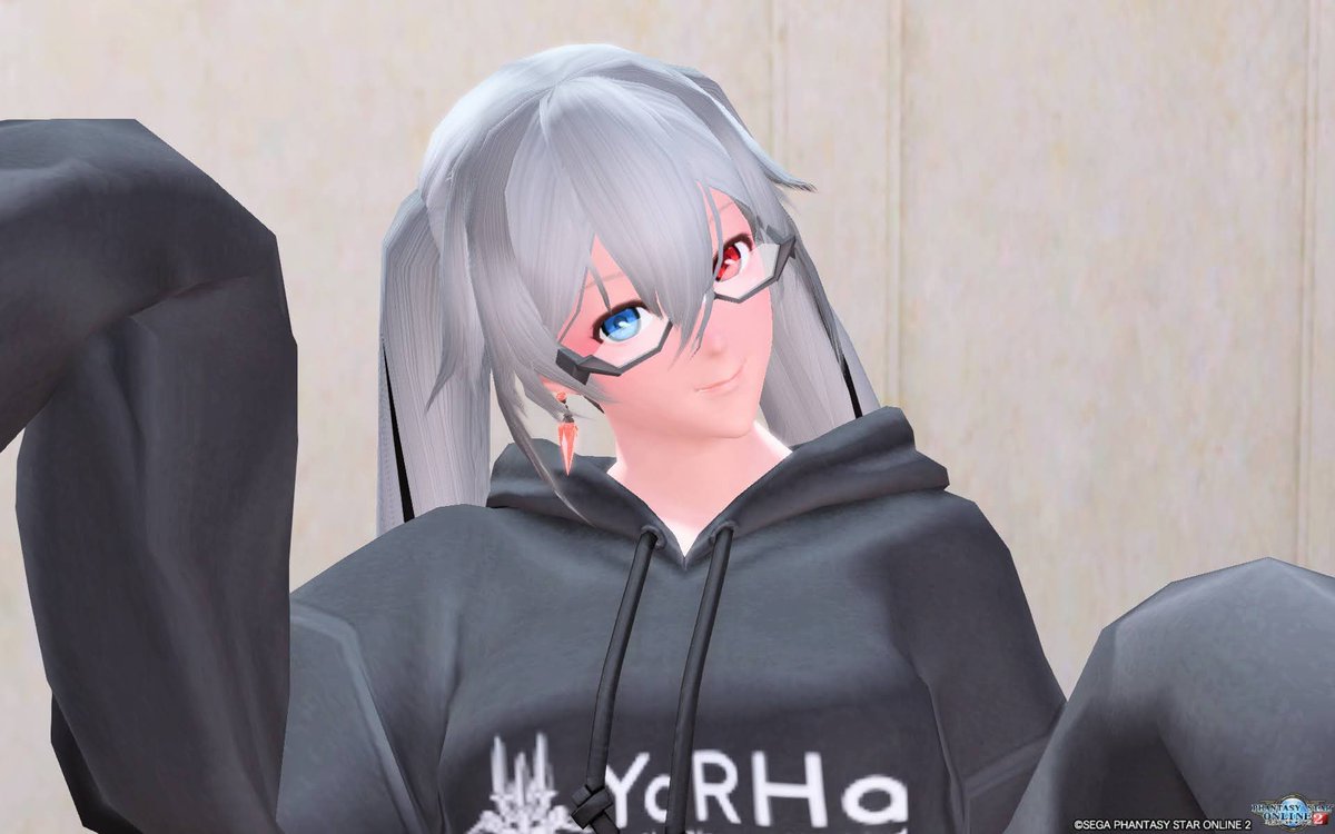 りんと Ship4 Mfdbパーカーと ゆるロールツインでコーデ ナックルポーズだと パーカーのダボダボ袖が くにょっと曲がっていいですね メンテの日なのでssを貼る