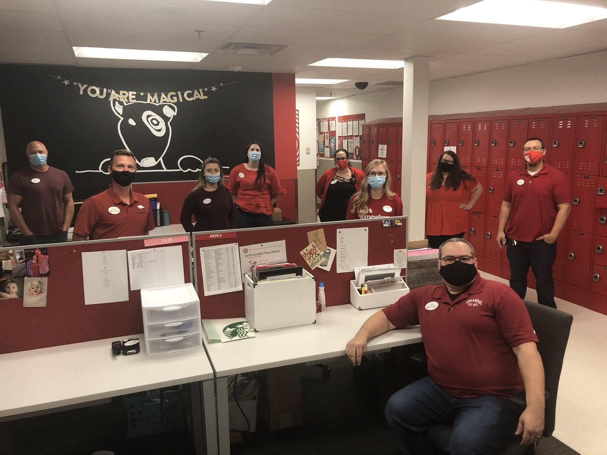 CRBrookhouser's tweet photo. We welcomed our new intern Taylor to Target yesterday! Excited for her internship and to be a part of the Target family. Thank you @brookesunwall and the Conway team for hosting! 🙌🏼🎯 https://t.co/yAeJoTonv0