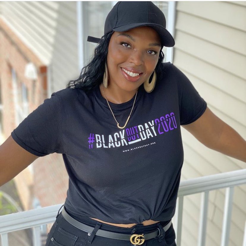 SimplyJade_101's tweet photo. It’s #BLACKOUTDAY2020 
It’s also my birthday 🎉
It’s also my business launch day! 

My 3 birthday requests: 
1) Go follow @TheLazyHat ✅
2) Go purchase #TheLazyHat ✅
3) Wish me a happy birthday ✅ https://t.co/7BAb9giwMw
