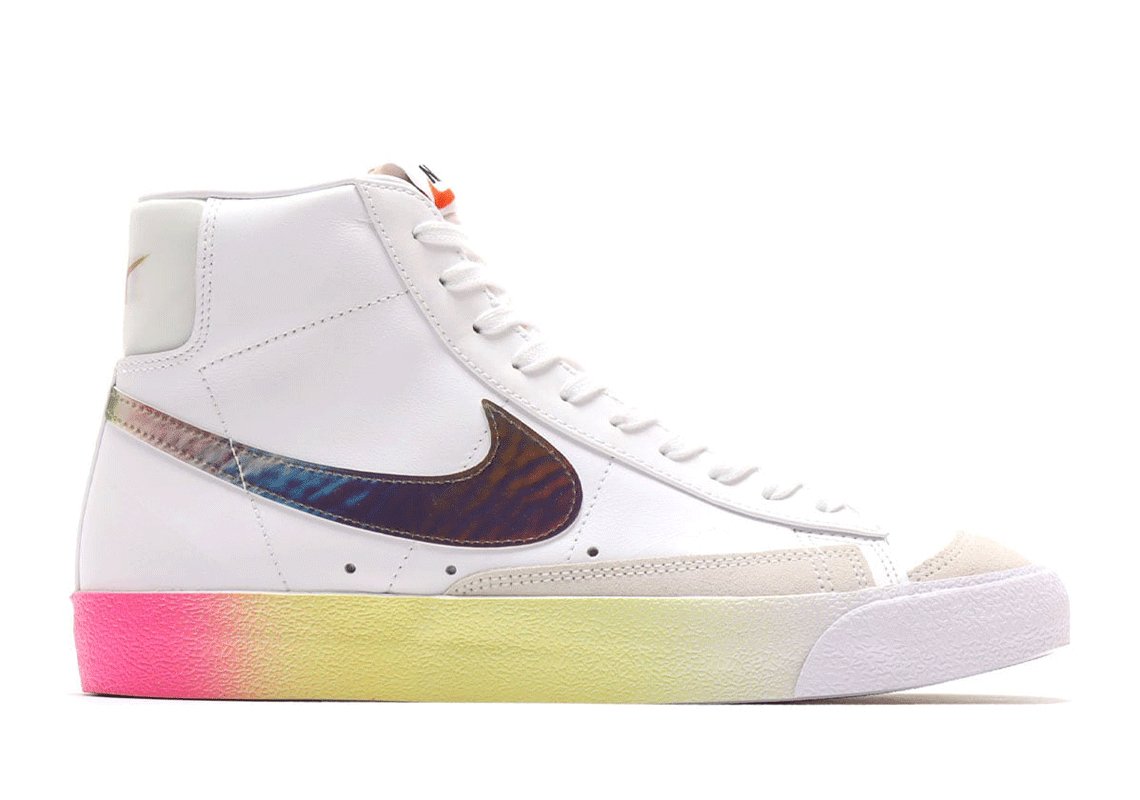 Sneaker News tweet media