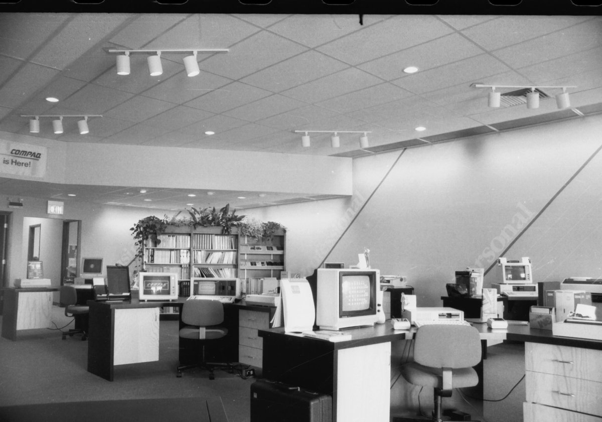 A photo inside the legendary ComputerLand. Given PCjr is prominently on display… 1984?