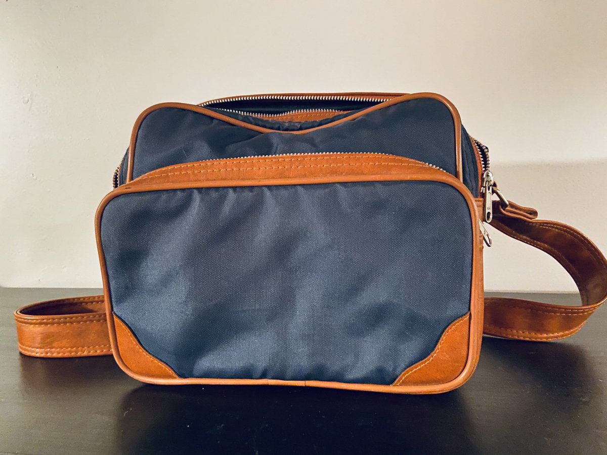 ForwardCameras's tweet photo. Excited to share this item from my #etsy shop: Vintage Retro Film Camera Bag Circa 70s or 80s- Great Camera Bag - Great Book and Camera Bag - Great Student Bag #pleatherbag #leatherbag #vintagebag #retrobag #filmcamera #shoulderbag #believeinfilm https://t.co/uNbfZedt9z https://t.co/8Jb3XYVRA8