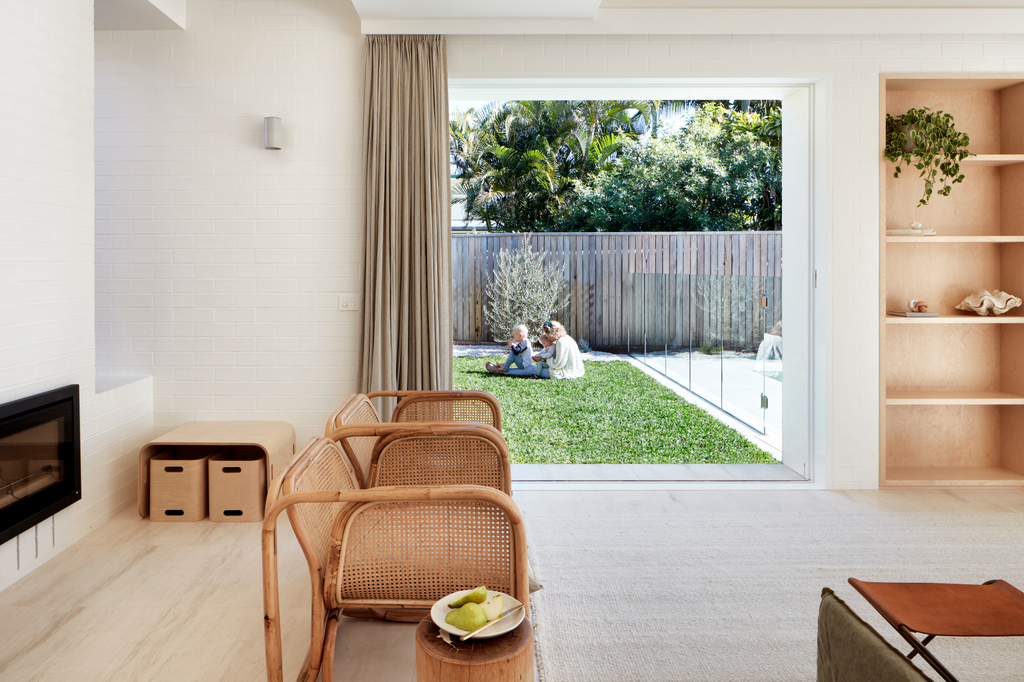 StudioGangplank's tweet photo. We have a soft spot for House Burch. 🌞 Our process with #ThoseArchitects involved workshopping in Byron Bay and a site visit to House Burch while it was under construction. Since then it's been transformed into this sweet oasis. 😌 
https://t.co/ss4BQNOtSb https://t.co/wyGGwbc3bs