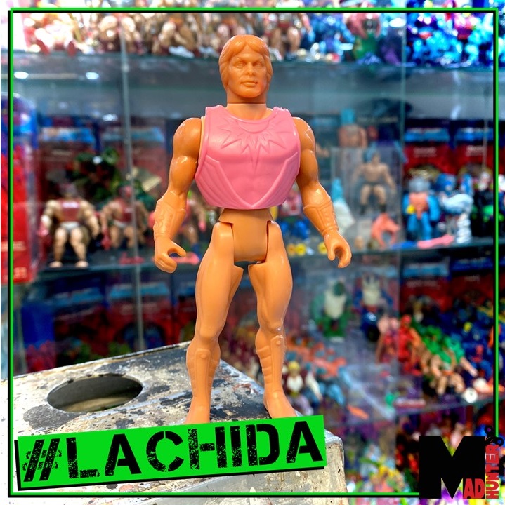 madhuntertoys's tweet photo. #SheRa y las #PrincesasDelPoder fue una #caricatura que disfruté mucho. Su línea de figuras me parece muy bien lograda. Hoy les presumo a este Bow “prototipo” o #TestShot de fábrica. Una gran joya de los 80 que merece ser mostrada. 
#Madhunter #LaChida #Mattel #PrincessOfPower https://t.co/M8Sb7Foemh