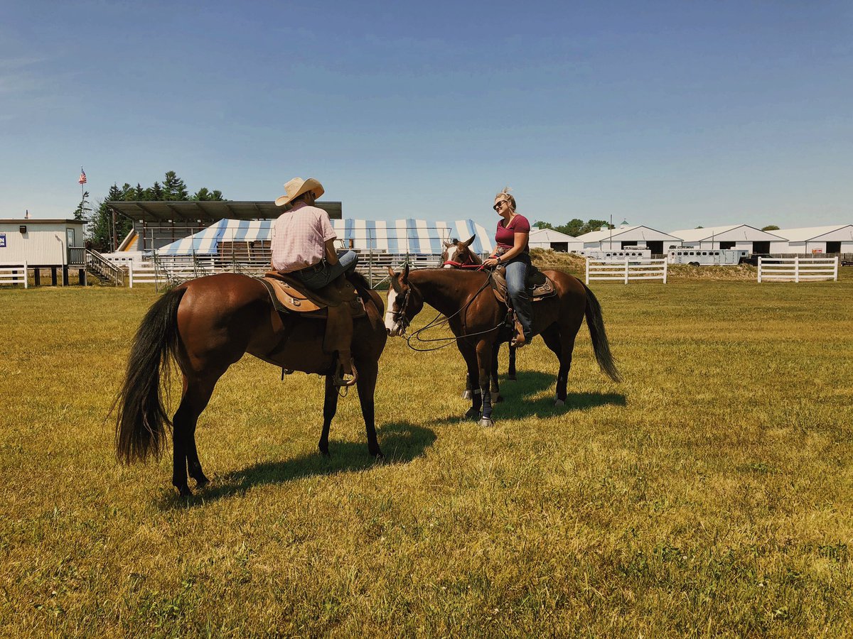 10/10 reccomend a horse trainer boyfriend who tells you your pretty and helps you prep your horses ❤️😌