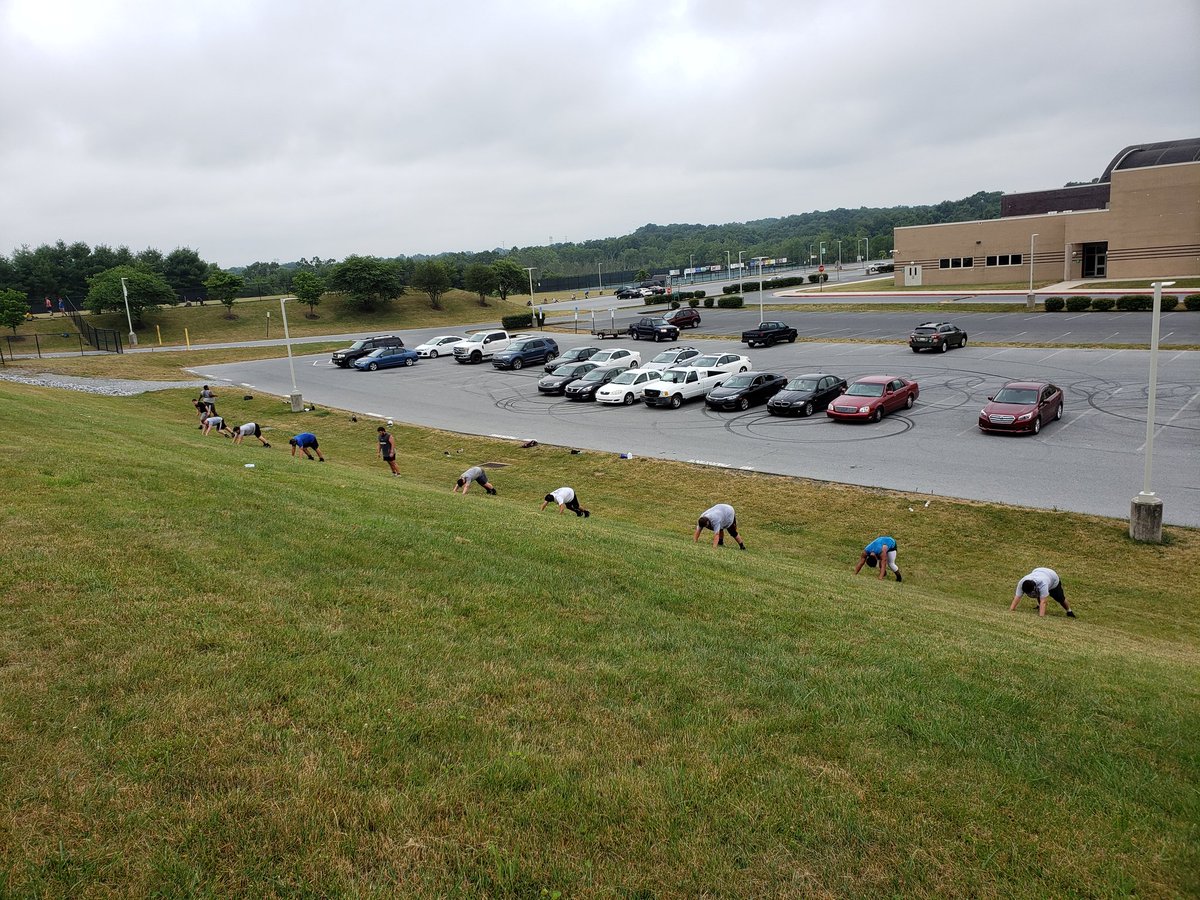 CoachDoc621's tweet photo. Always grinding! CD OL doing some hills! https://t.co/r7Ia6vU4o4