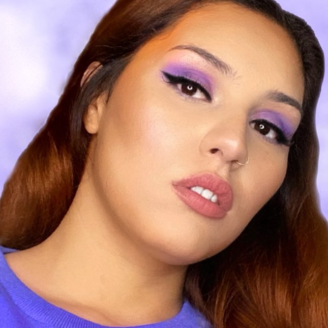 CreativeCoolMom's tweet image. 🌈EVERYTHING IS PURPLE☔️🦄🍇

Here’s a throwback of one of my favorite looks using my FAVORITE color ✨
#makeuphowto in previous Instagram post 🤗

MAKEUP DEETS:
EYES: @thecrayoncase #MatteBookPalette purple tones 
@JackieAina palette “Shookington” (lid) &amp;amp; “Trust Issues”(corner)